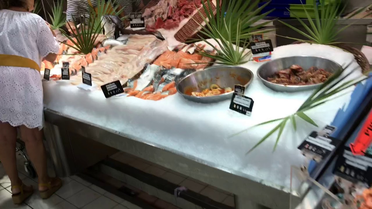 Ambiance à la poissonnerie du Leclerc de Capbreton (40130)