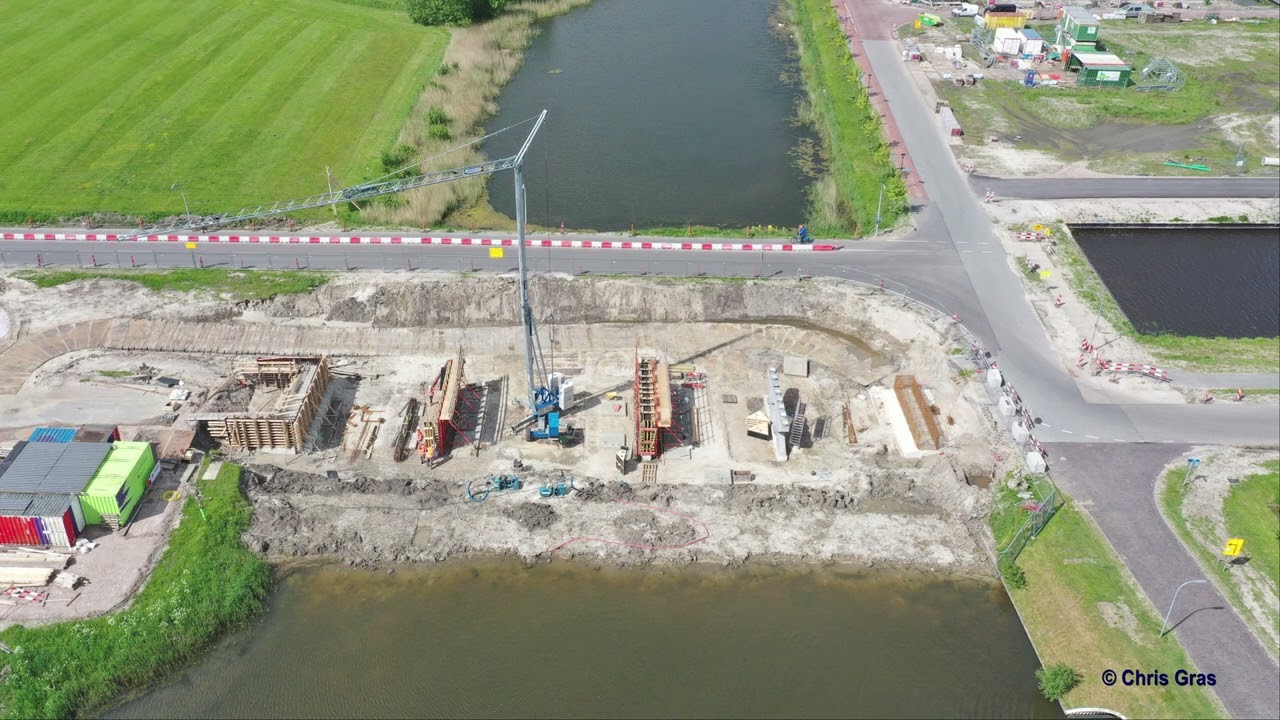 Blauwestad from Above: Bouw brug Beekjuffer 2023.