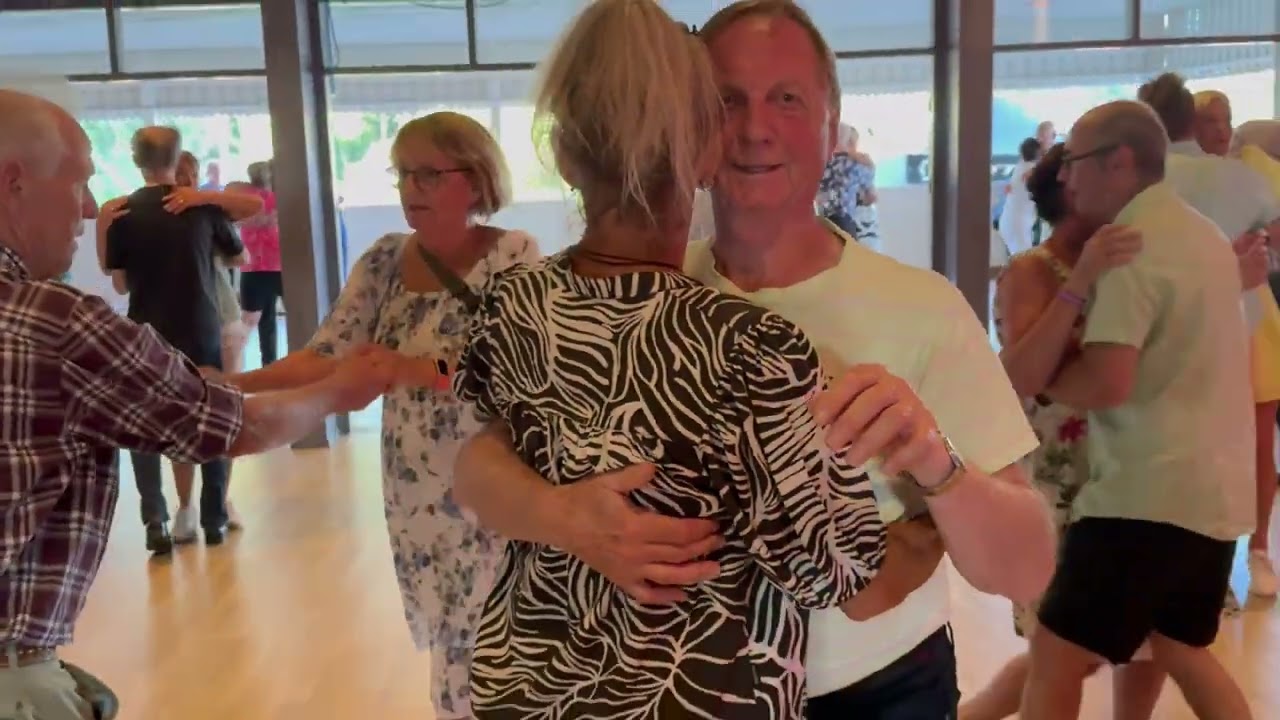 Ljus och värme med Holidays Orkester på Orrskogen Dansbandsveckan 17.7 Dansnytt Egil Riiser