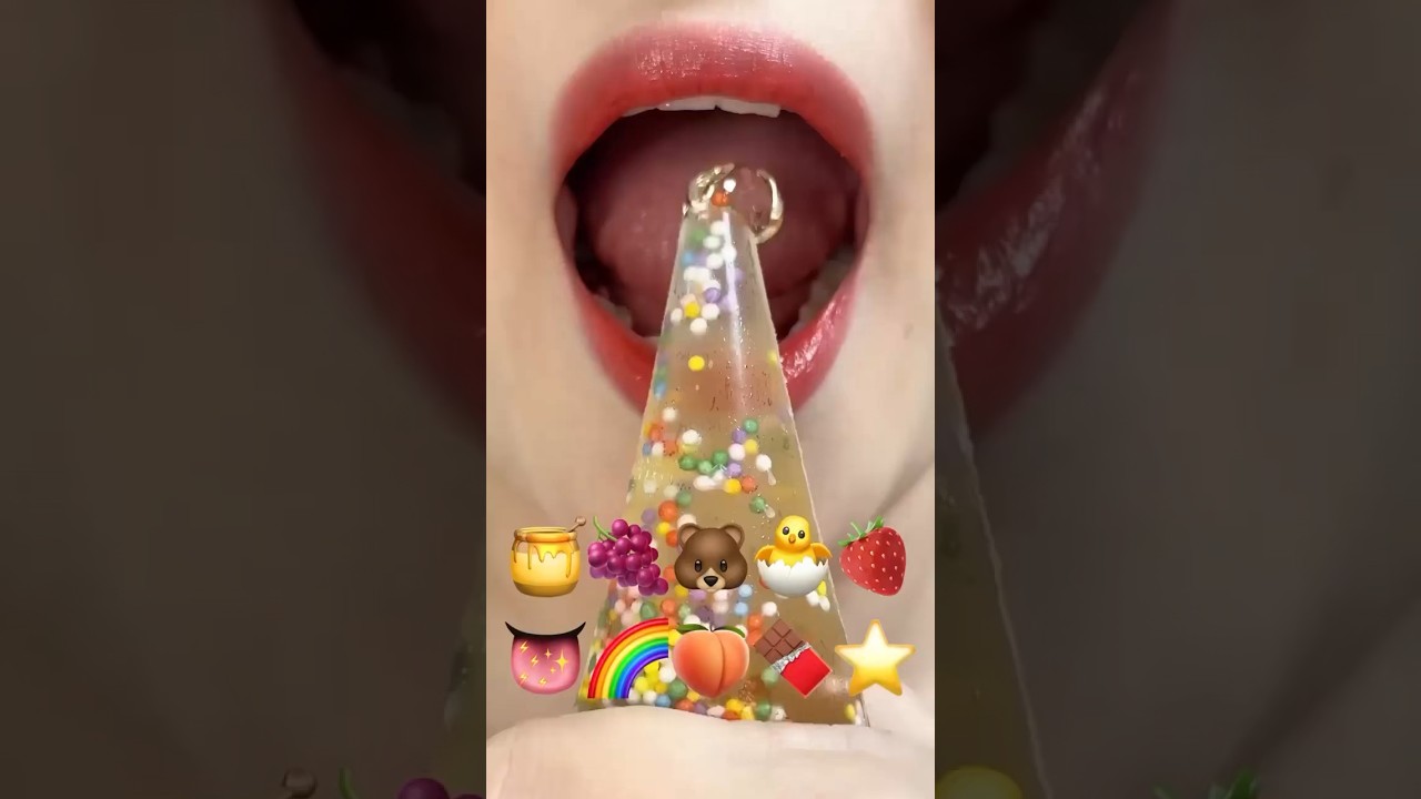 asmr EMOJI FOOD 🍯🍇🐻🐣🍓👅🌈🍑🍫⭐️eating sounds(sped up)