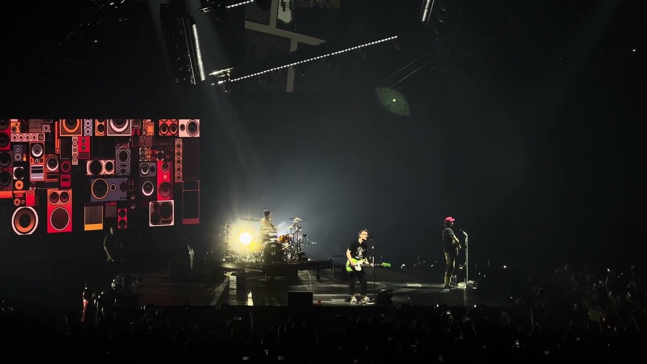 Blink 182 - Dammit (Live at Barcelona - Palau Sant Jordi 04/10/2023) 4K 60FPS