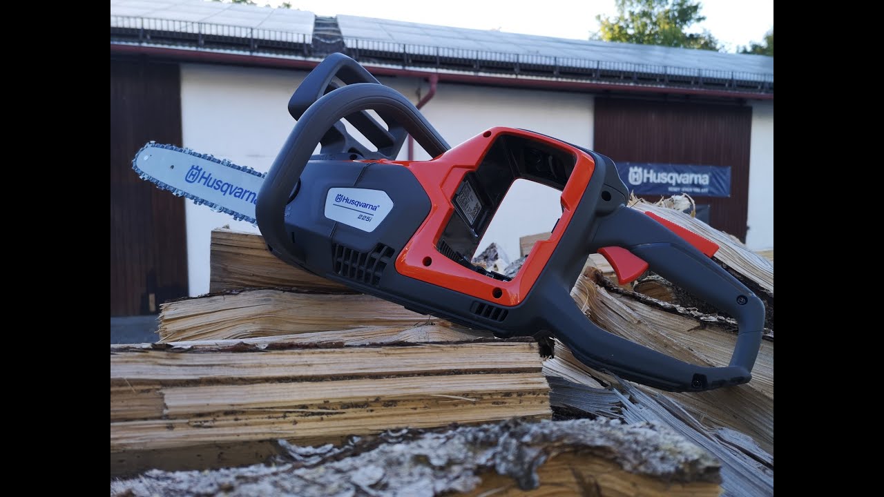 Husqvarna Akkumotorsäge 225i ausführlich vorgestellt, Video Bedienungsanleitung