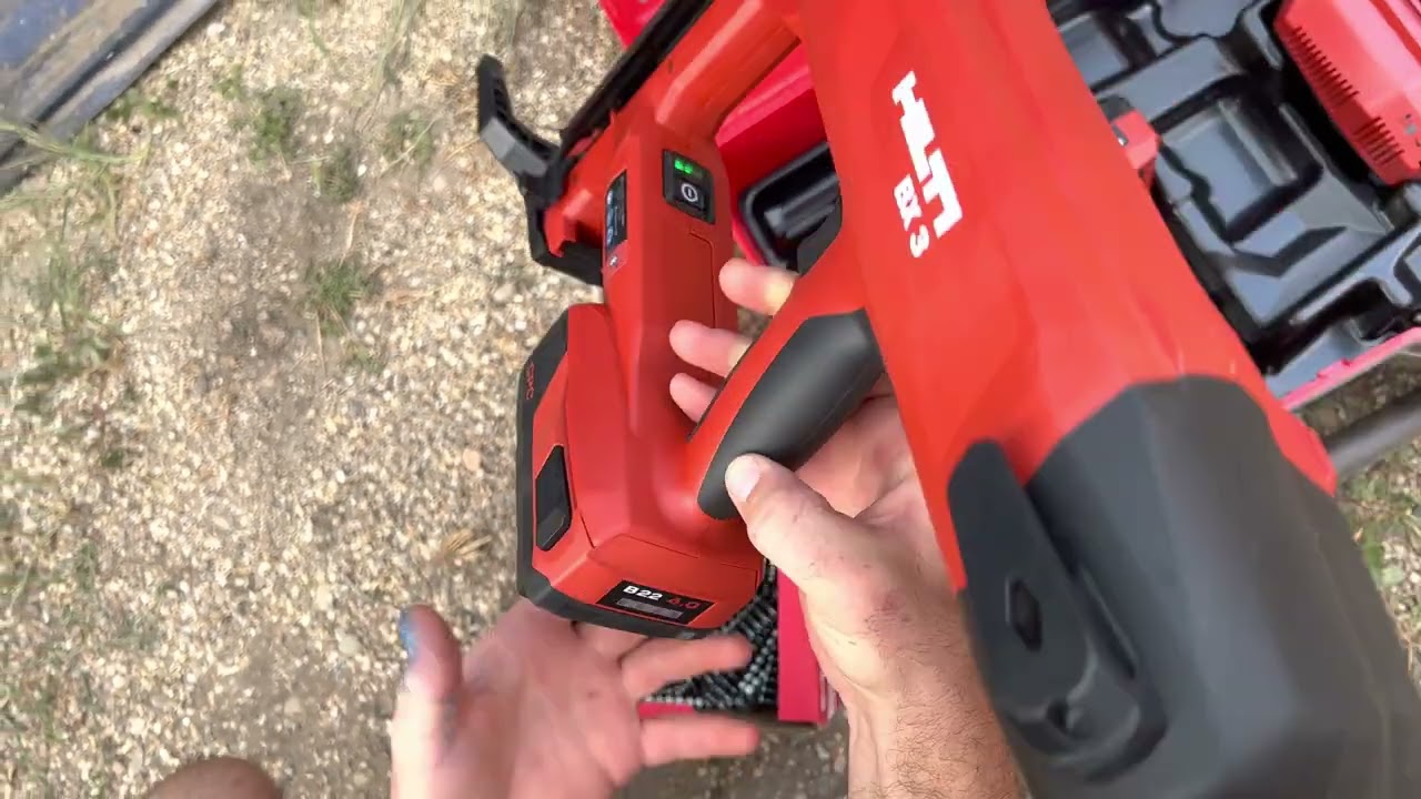 Pistol pentru implantat cuie în beton Hilti BX3