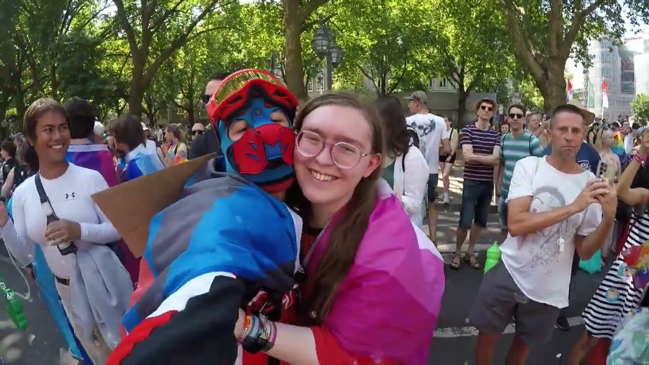 CSD Düsseldorf 2025 Compilation | Piano van Barkhoven