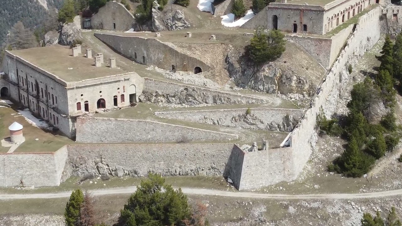 fort de la croix de Bretagne serre chevalier (Mavic mini 2)