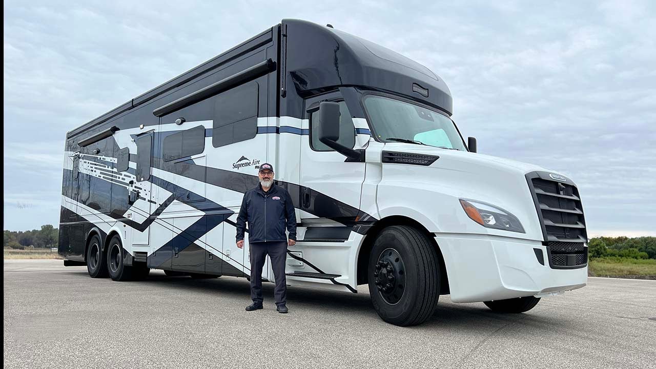 600HP Supreme Aire — This Coach Is a BEAST!