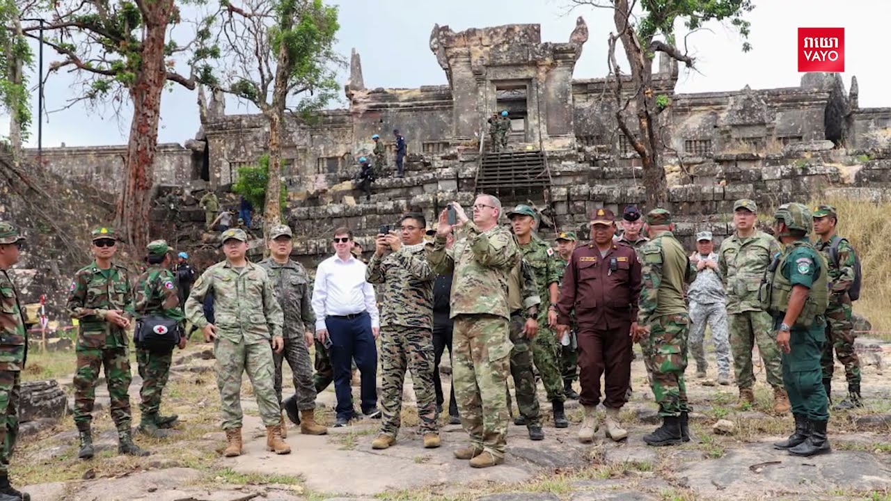 កម្ពុជាបង្ហាញតំណាងអន្ដរជាតិនូវគ្រាប់យុទ្ធភណ្ឌមិនទាន់ផ្ទុះបន្សល់ទុកពីការវាយប្រហារឈ្លានពានរបស់ថៃ