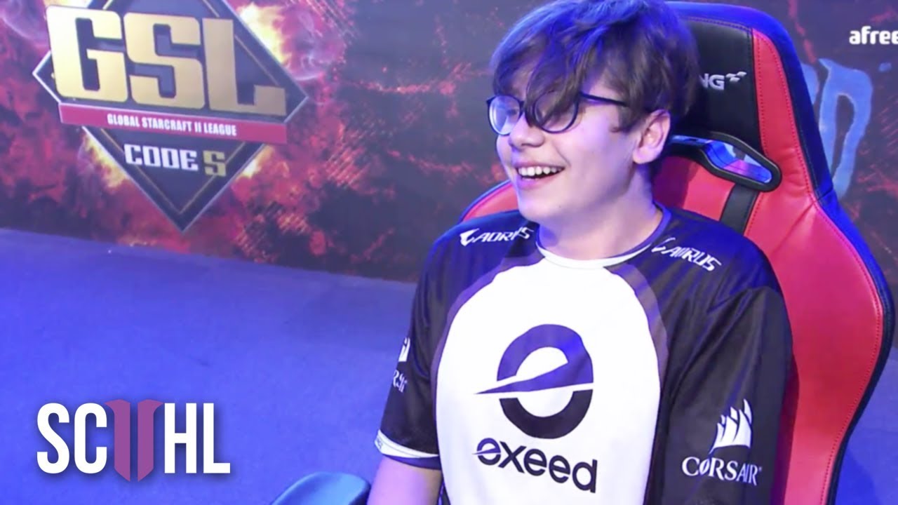 16-летний профессиональный игрок в StarCraft 2 в GSL - Рейнор против Классика - StarCraft 2