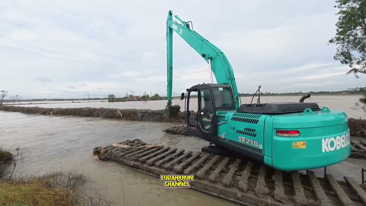 PARAH ... PANTASLAH SLALU KEBANJIRAN KALI NYA CEUTEK BANGET....
