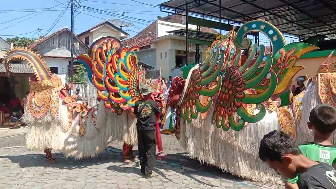 BARONG KUSUMO DAN BARONG SURTI TRESNO BUDOYO GOMBENGSARI LIVE SINGOMAYAN