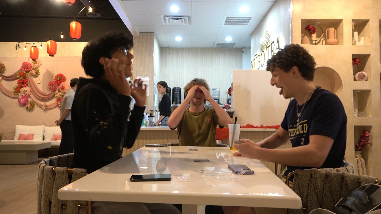 1 hour and 23 minutes of cafe ambiance but there's three idiots playing cards