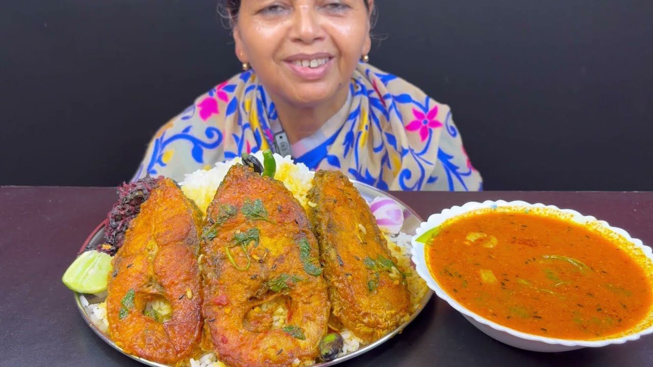 BIGBITES, EATING KATLA MACHER JHAL WITH RICE, LAL SHAK VAJA।।