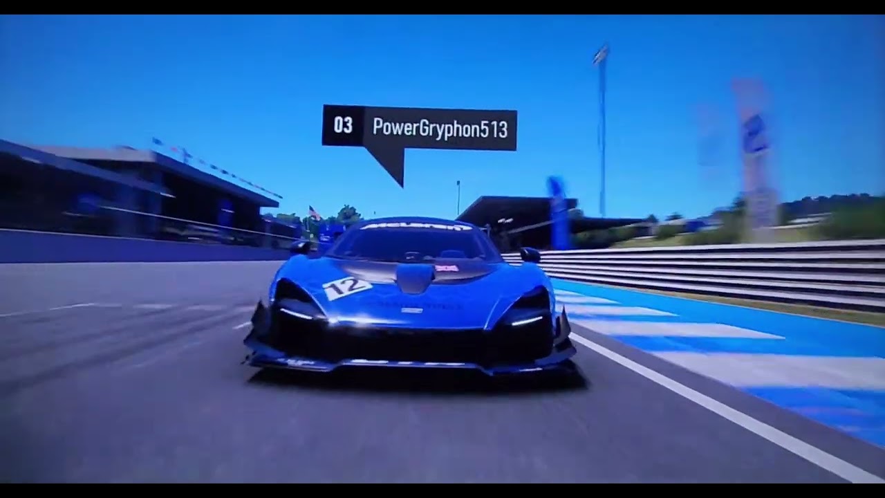 Don't be scared. I'm right behind you (Forza Motorsport)
