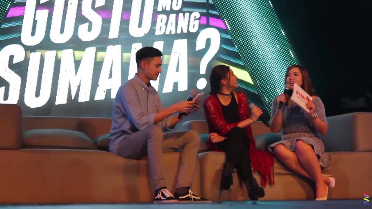 Nadine takes a selfie with JaDines!