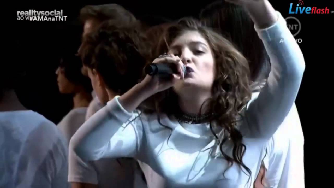 Lorde - Yellow Flicker Beat (AMAs 2014)