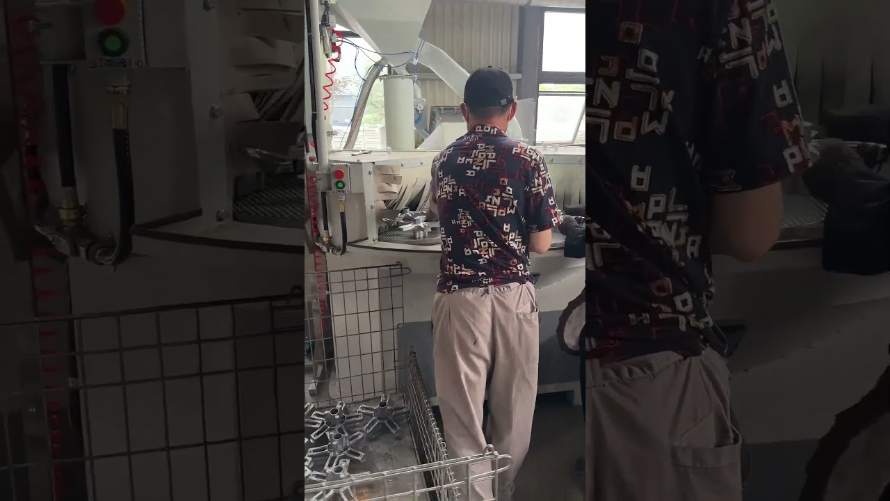 Die-casting Aluminum Part Airless Blasting Machine  #shotblasting