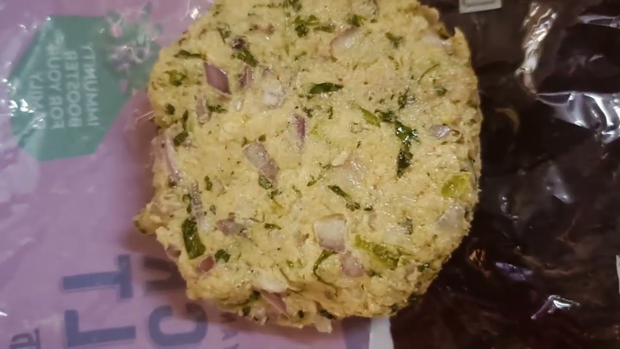 पोह्याचे खमंग खुसखुशीत थालिपीठ 😋