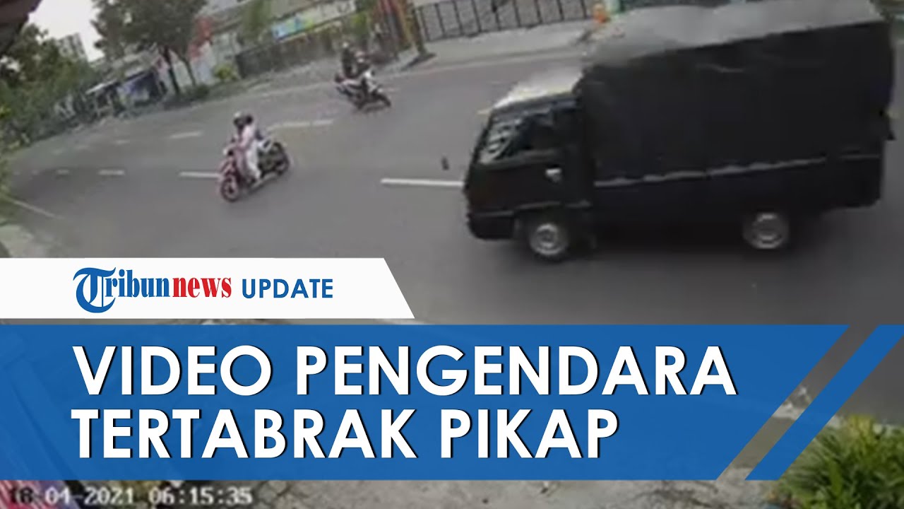 Detik-detik Ibu Boncengkan Anak Tertabrak Pikap karena Potong Jalur, Sempat Dua Kali Lolos Tabrakan