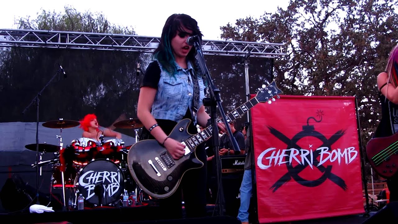 Cherri Bomb: Paper Doll (LIVE)