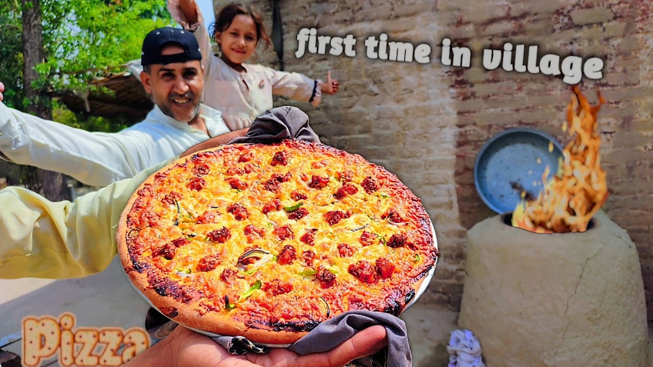 First Time Chicken Pizza Banaya Tandoor Mein 🍕 Try Rs.1200 Pizza in Village 🍕Village Food Point Musa