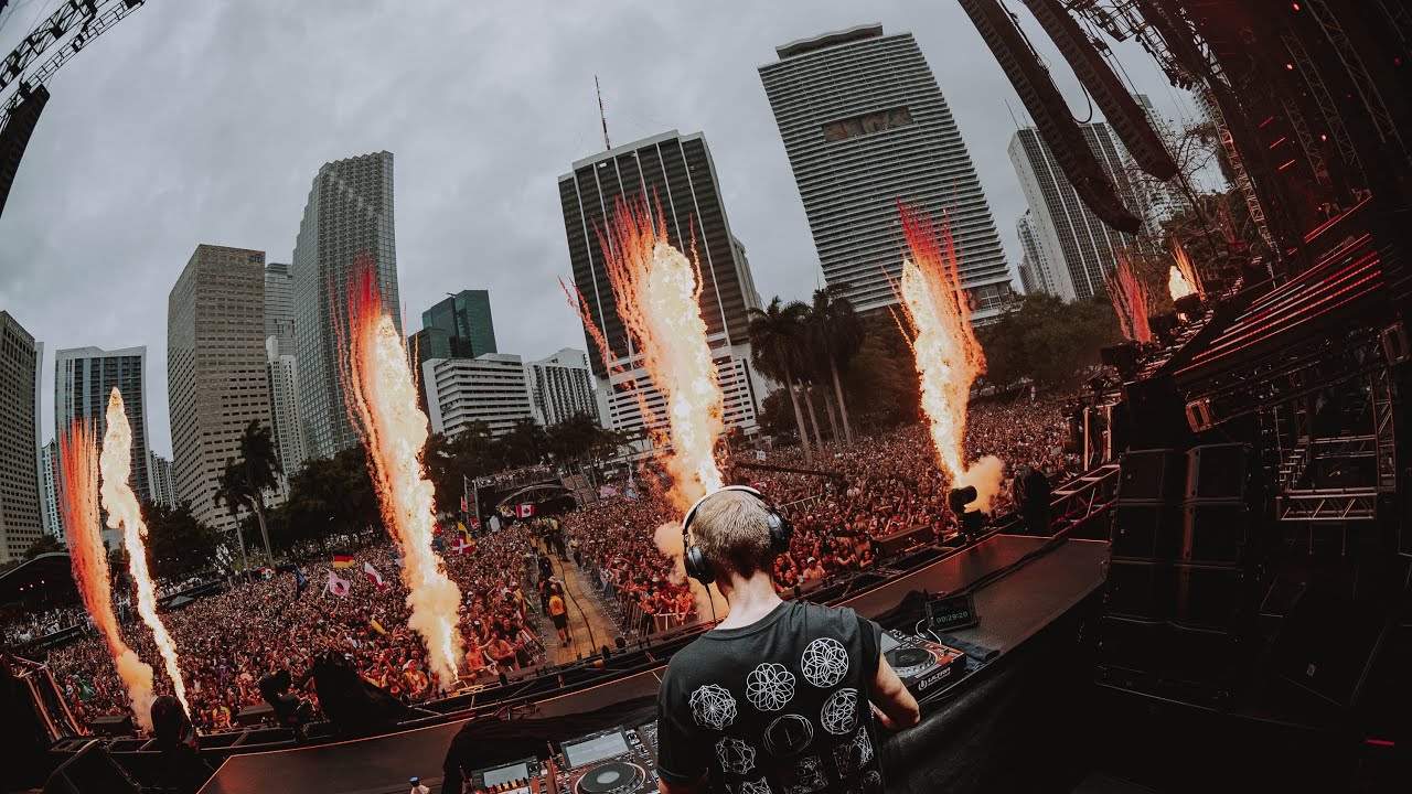 ARMIN VAN BUUREN LIVE AT ULTRA MIAMI 2025 MAINSTAGE