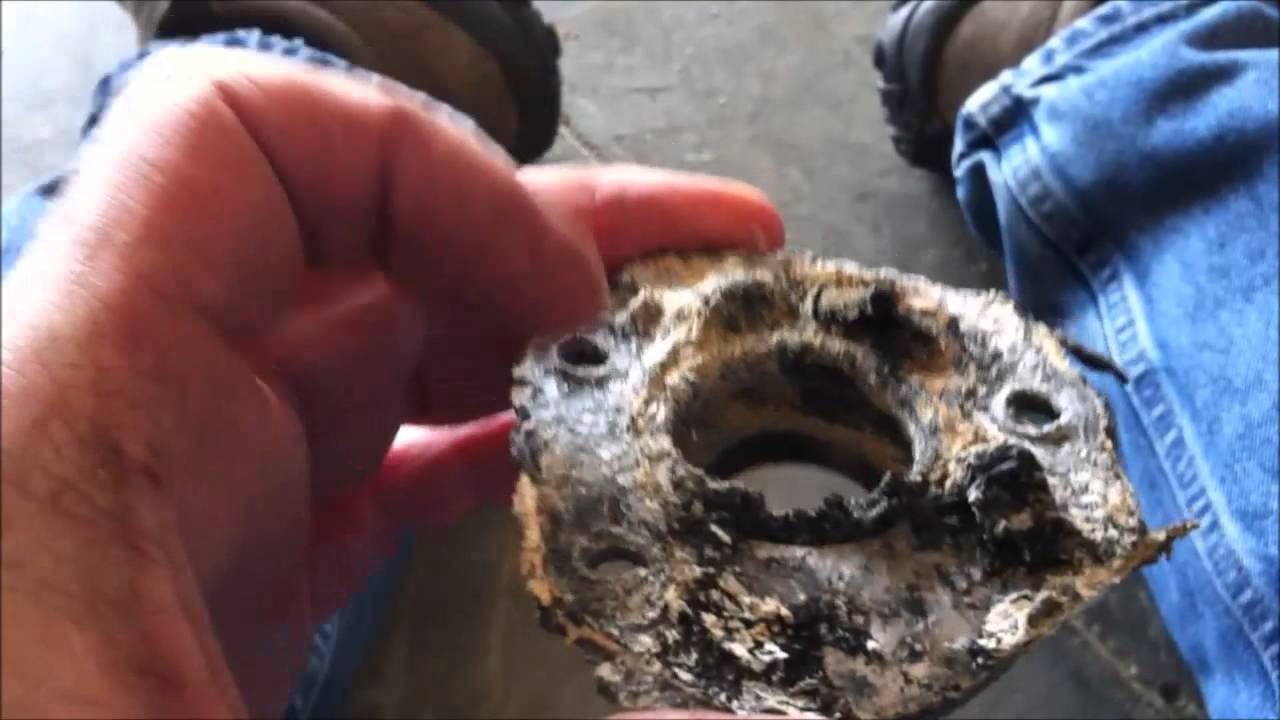 2005 Honda BF8A Outboard   Water in the oil Part 2 of N