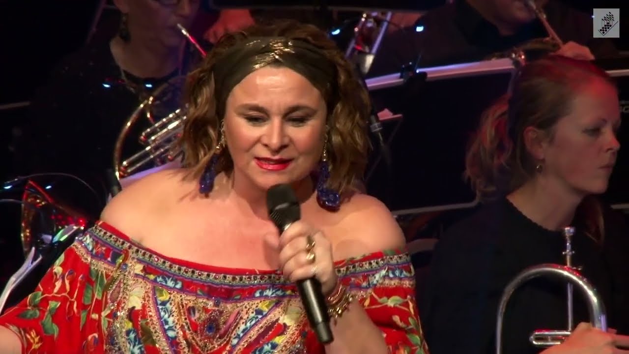 The Look of Love (Burt Bacharach)- Trijntje Oosterhuis, Henrike Oonk en Crescendo Ratum