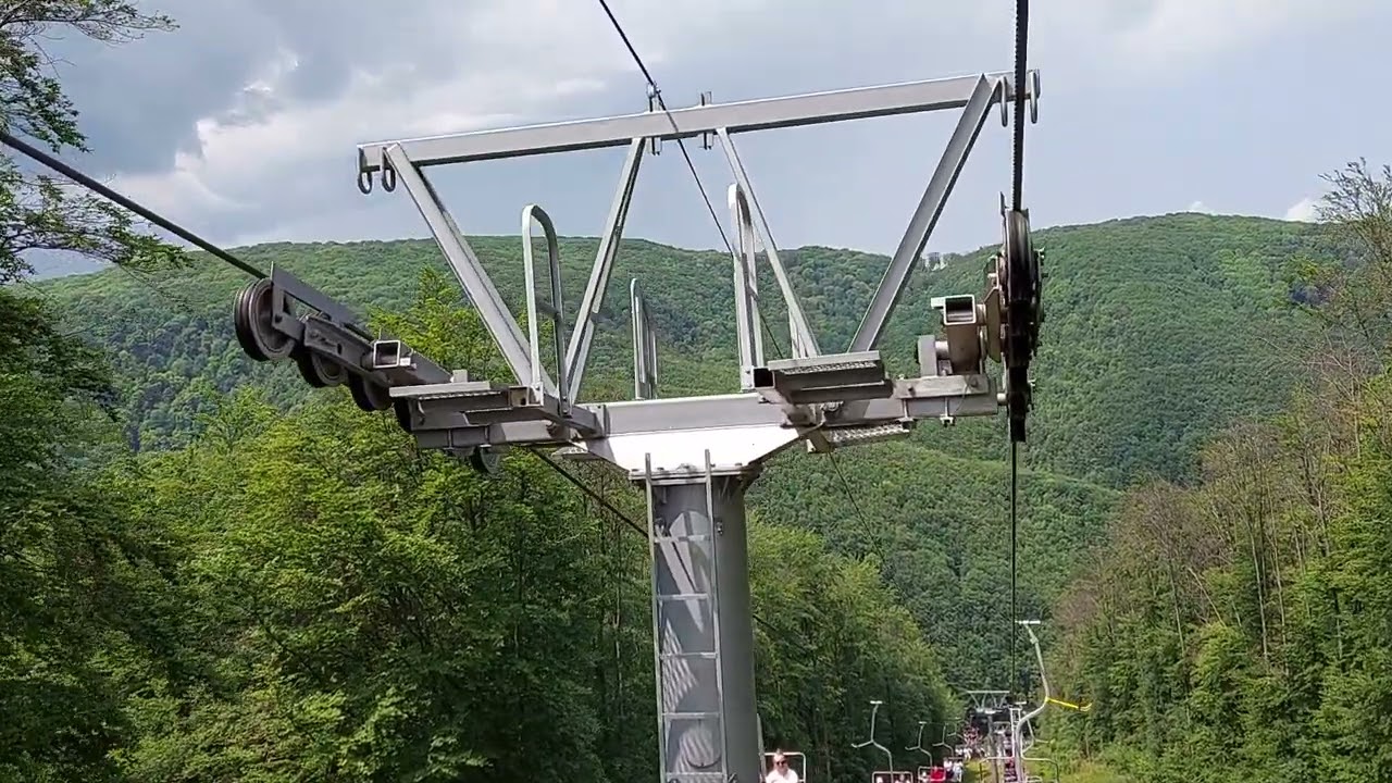 Lillaf&uuml;red, Libegő, le a v&ouml;lgybe. 2023.05.29. Full HD-video