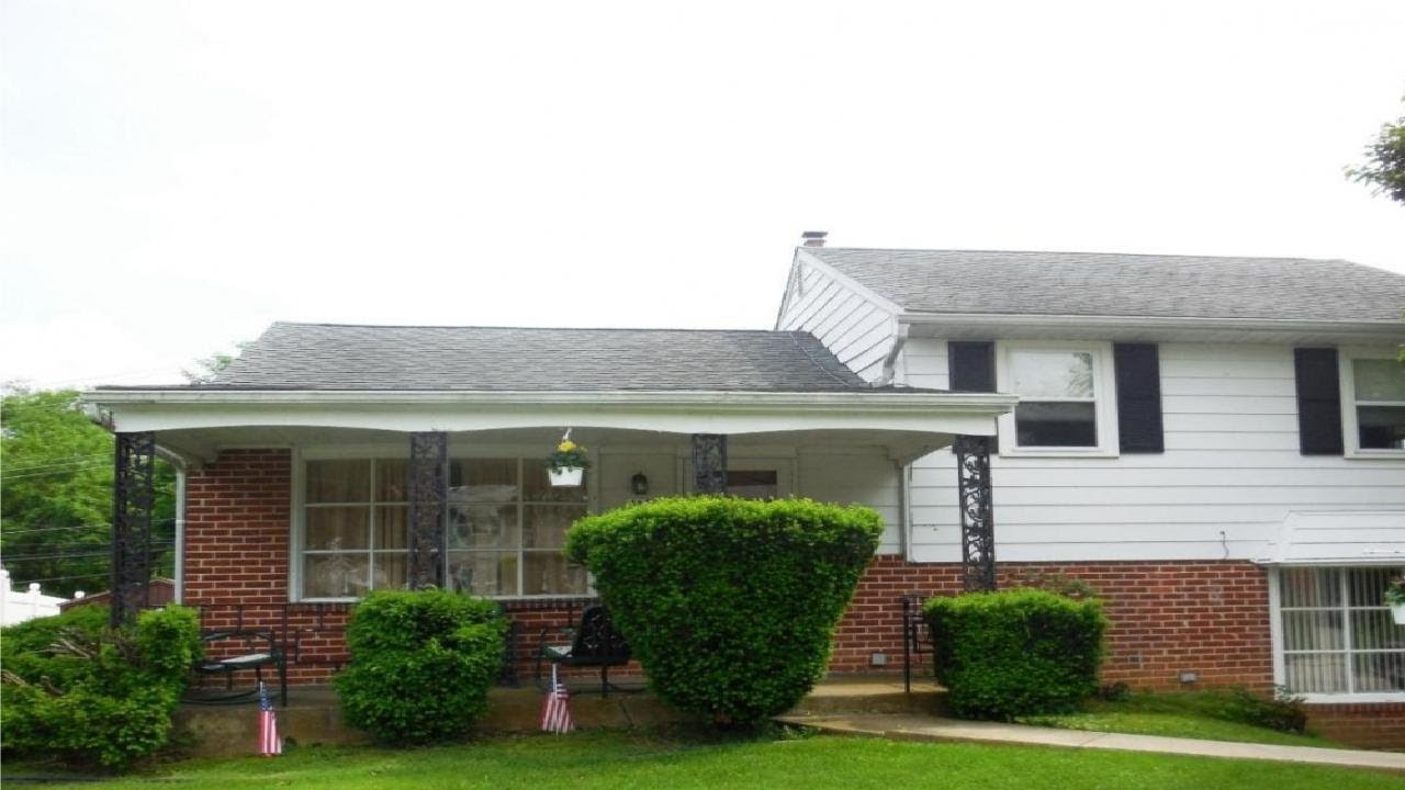 417 WARREN BOULEVARD, BROOMALL, PA Presented by Scott Darling.