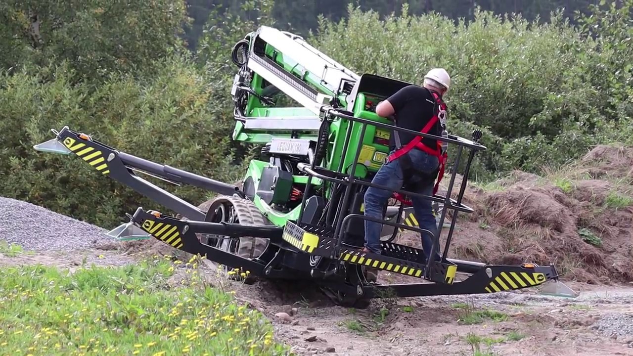 Extreme off-road challenge for Leguan 190 tracked spider lift