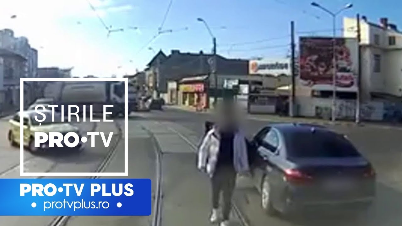 Pedeapsa primită de șoferul BMW-ului tamponat de tramvai în Capitală. Ce riscă vatmanul