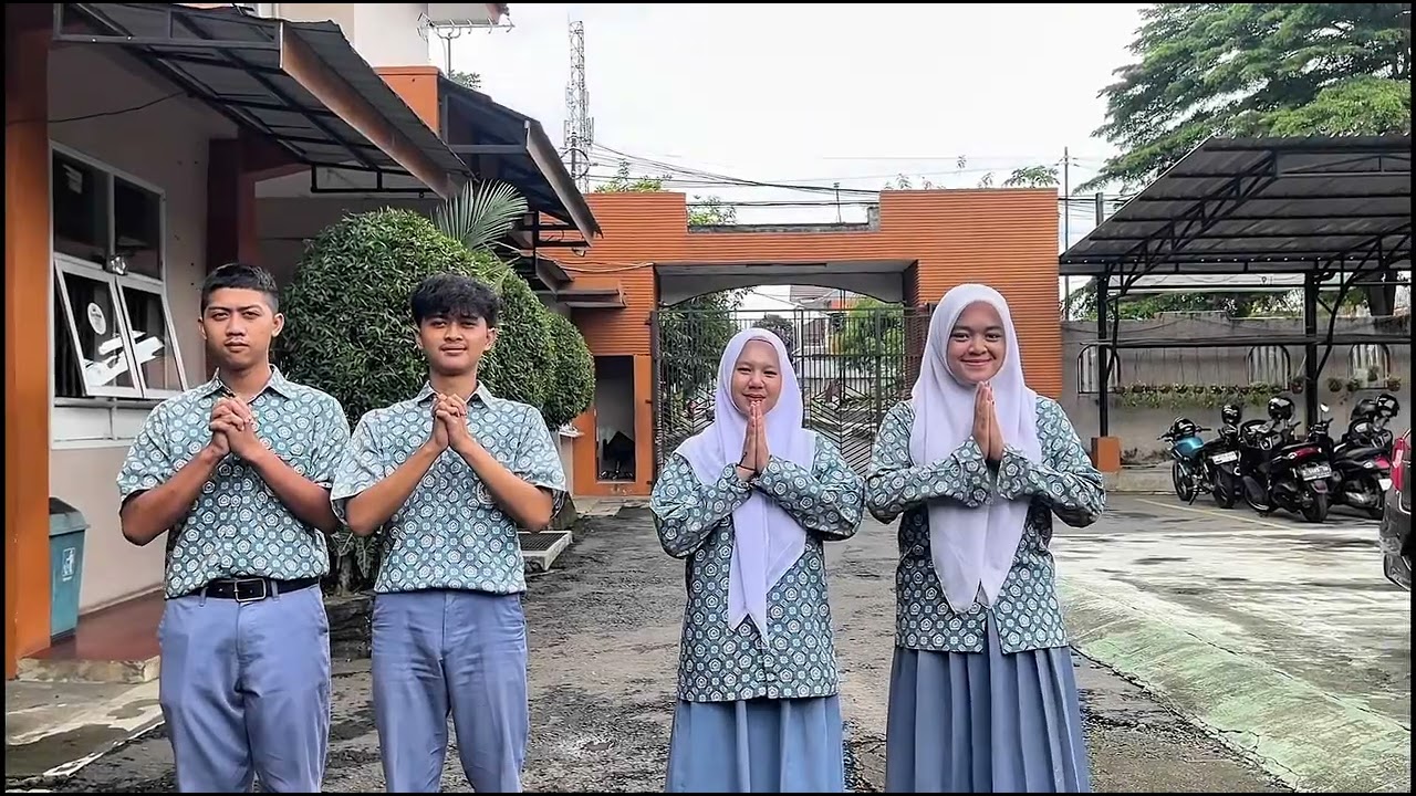 Mengamalkan Nilai-nilai Pancasila dalam kehidupan sehari-hari. 