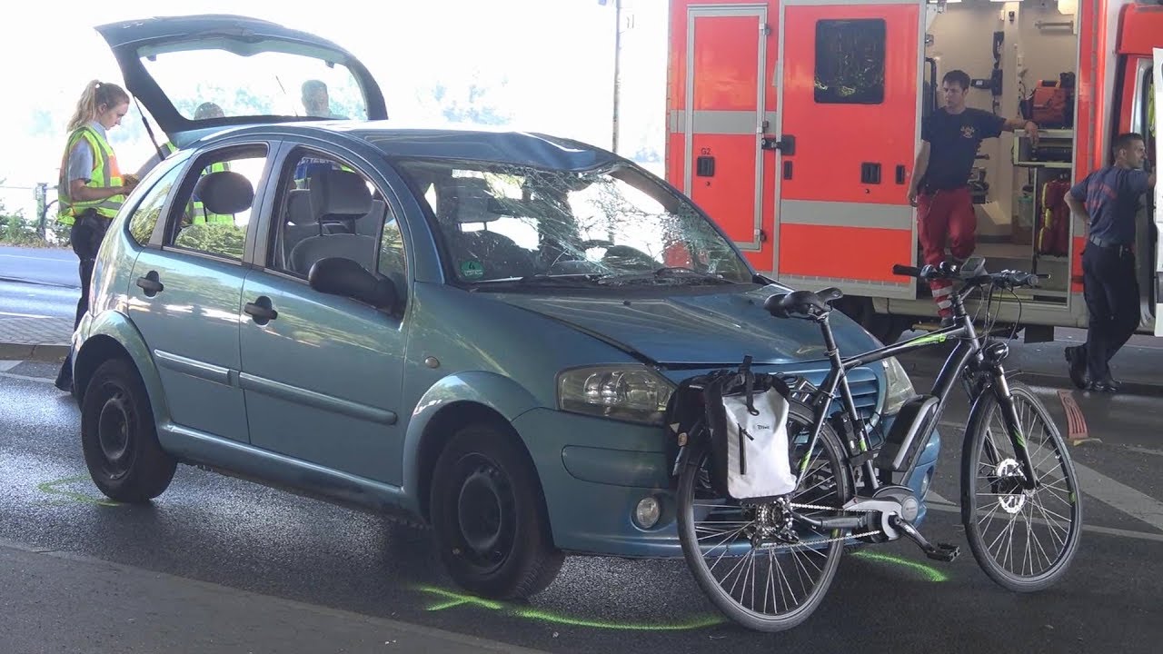 Radfahrer von PKW erfasst - verstorben in Köln-Rodenkirchen am 16.07.18