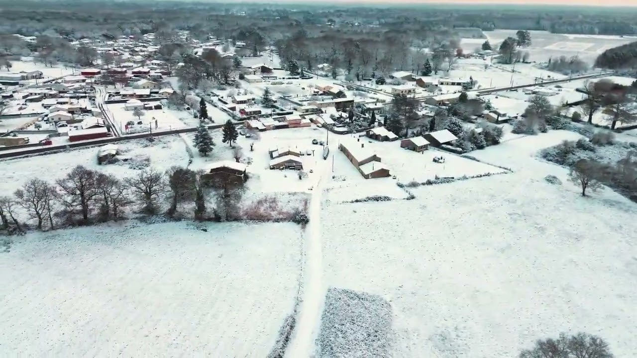 Un matin de janvier sous la neige dans le Médoc en Gironde