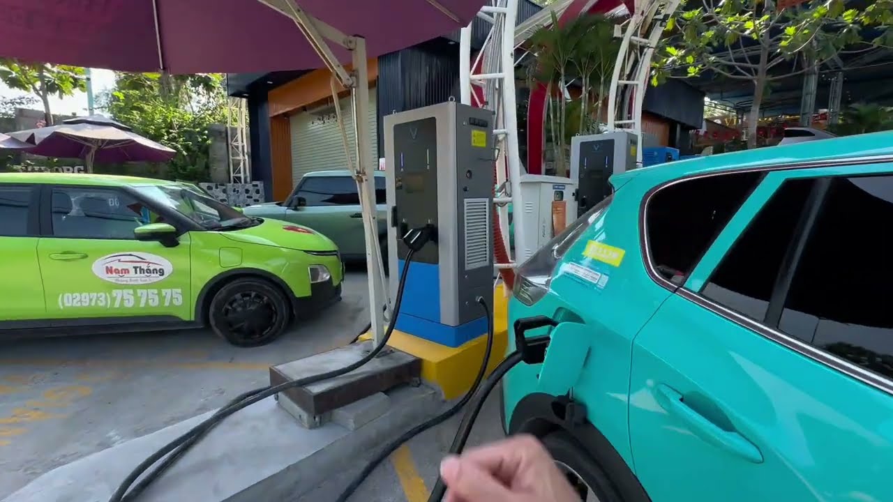 VinFast phủ sóng trạm sạc: Cơ hội vàng cho các chủ khách sạn, quán ăn, bãi xe!