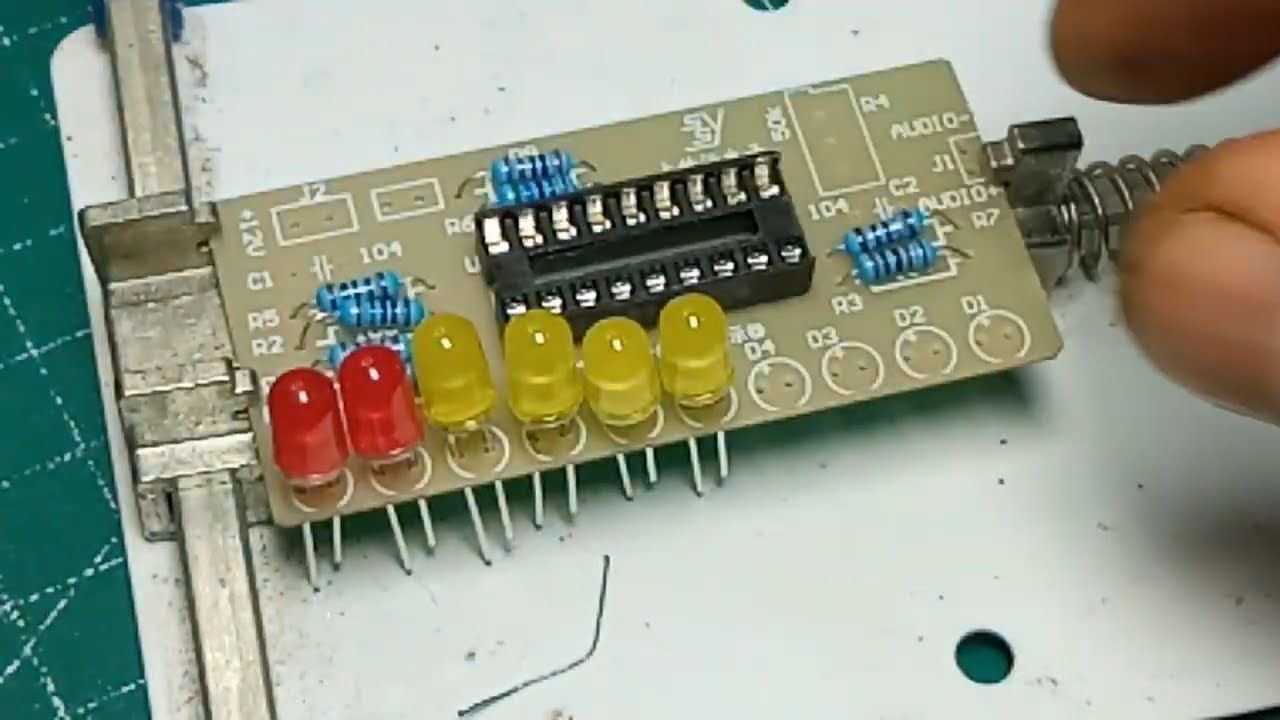 LM3915 | 10 LED Sound Level Display | Power Amplifier VU Meter