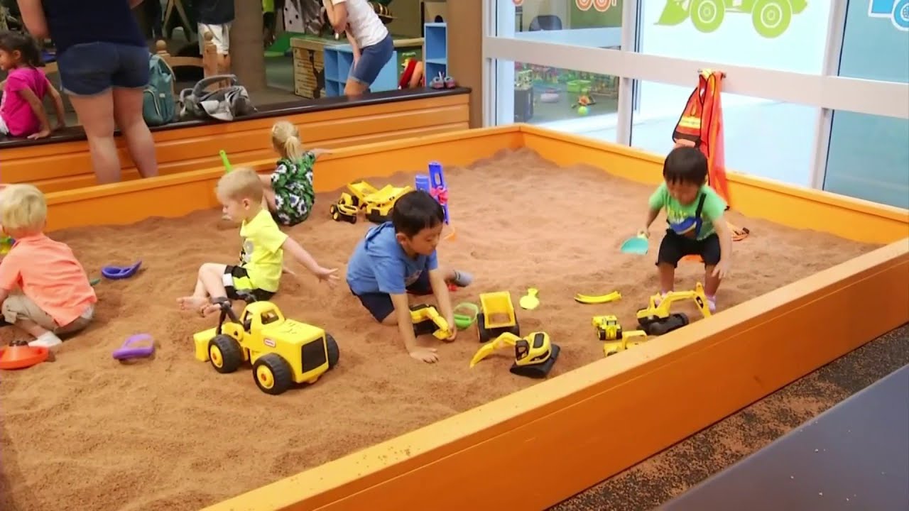 Downtown Roanoke children's museum celebrates milestone