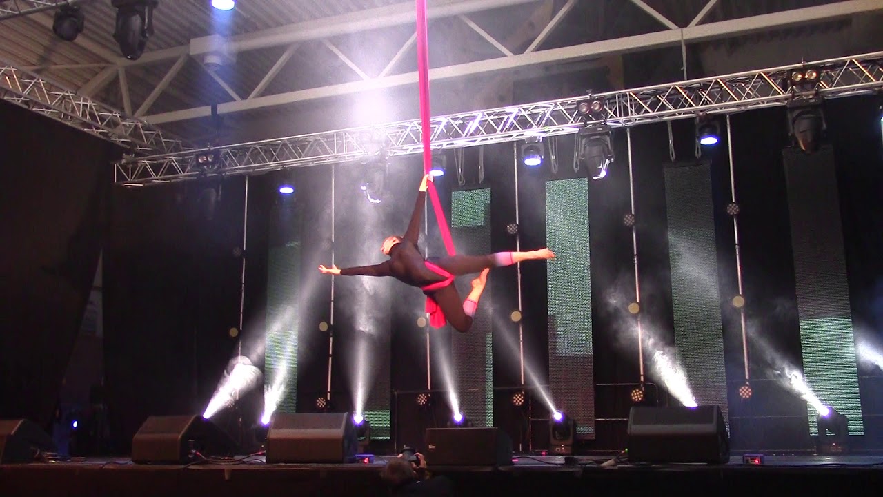 Elisa Romundstad - Aerial Silks preformance UKM - Music: The Devil within by Digital Daggers