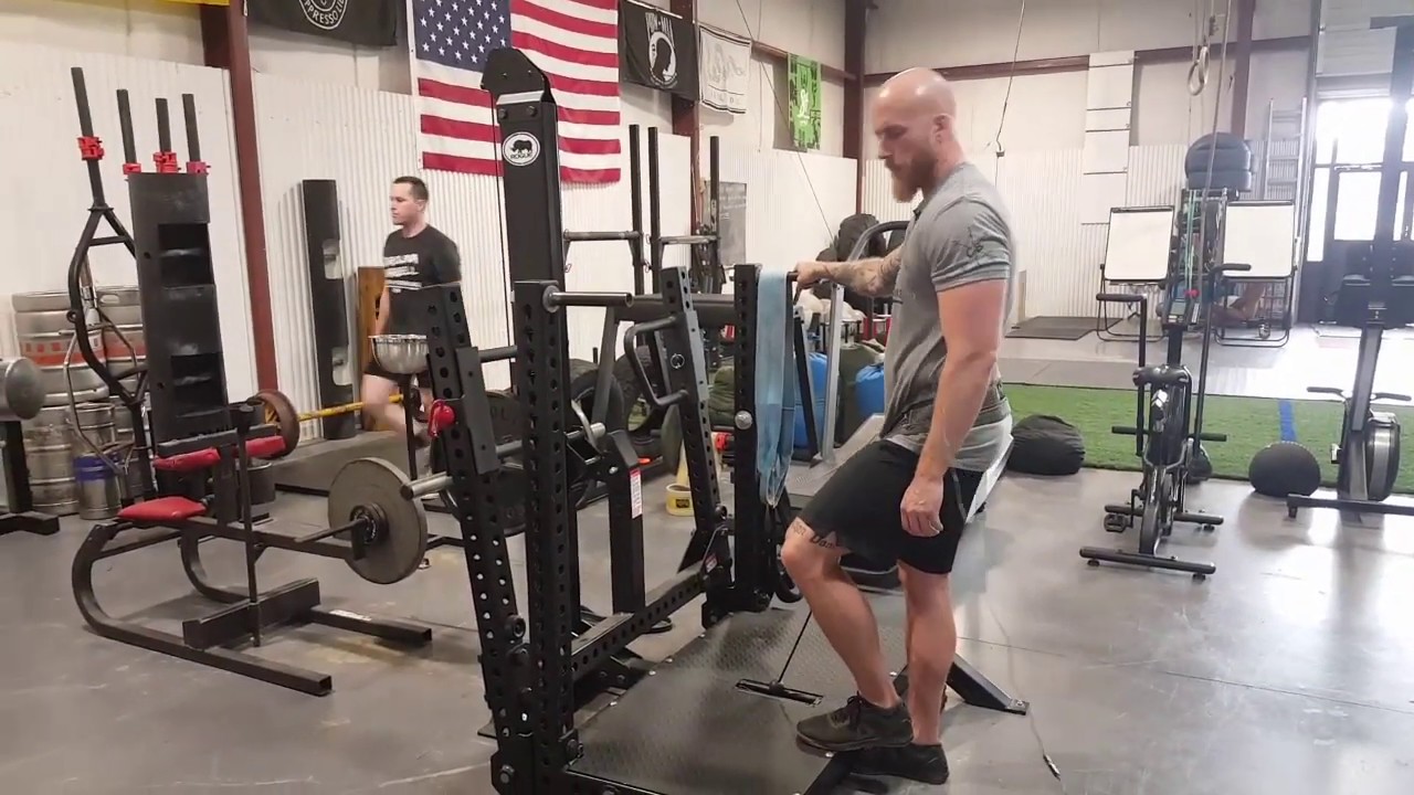 5 exercises to perform on the Rhino Belt Squat