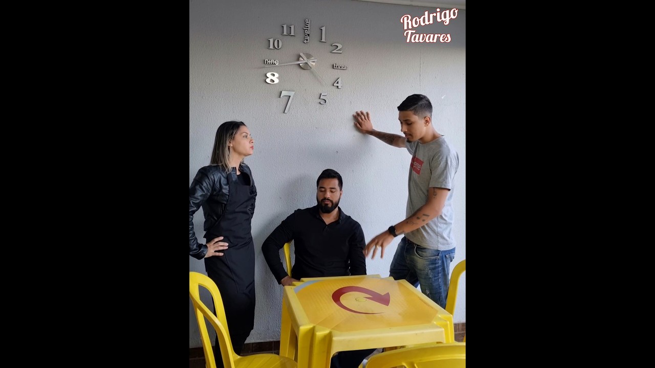 Garçonete exigia gorjeta alta, tratando os clientes sem pensar em seu trabalho!
