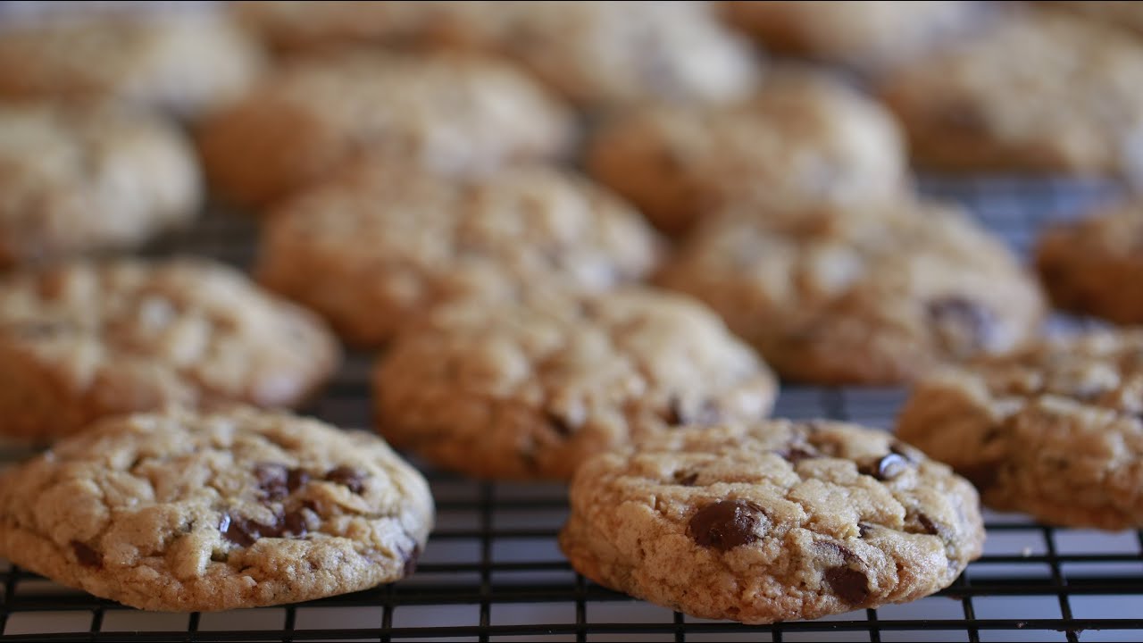 NO MIXER ! RESEP MUDAH MEMBUAT CHOCOLATE CHIP COOKIES (edisi lebaran)