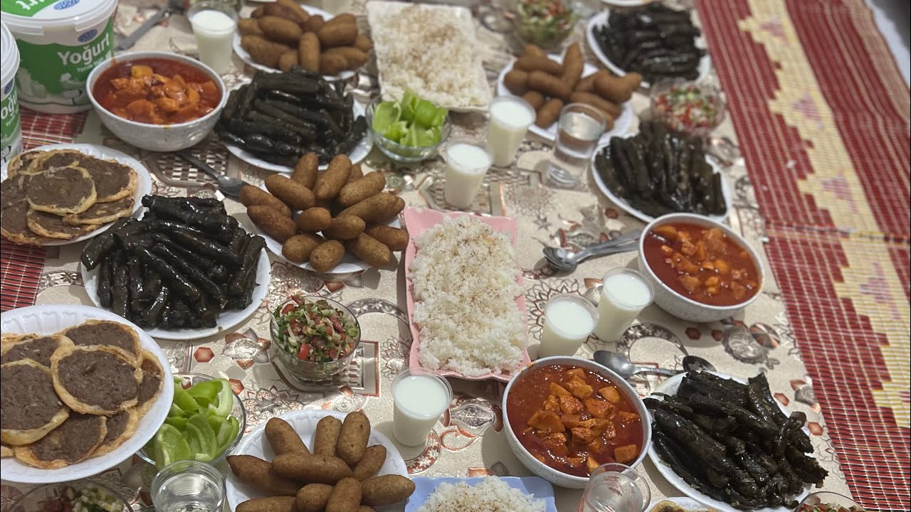 مشورانا 😍نعيد امي وابوي تاج رأسنا 👑كل عيد وجمعتنا بيت الدافئ والعز بالف 🥰خير تسلم ايديكي يا ست الكل😋