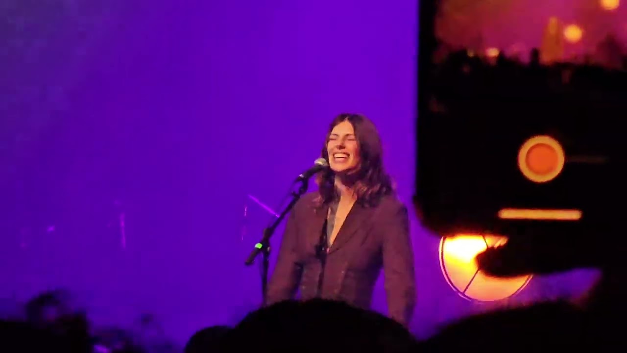 qendresa - sweet lies  (Live in LDN)