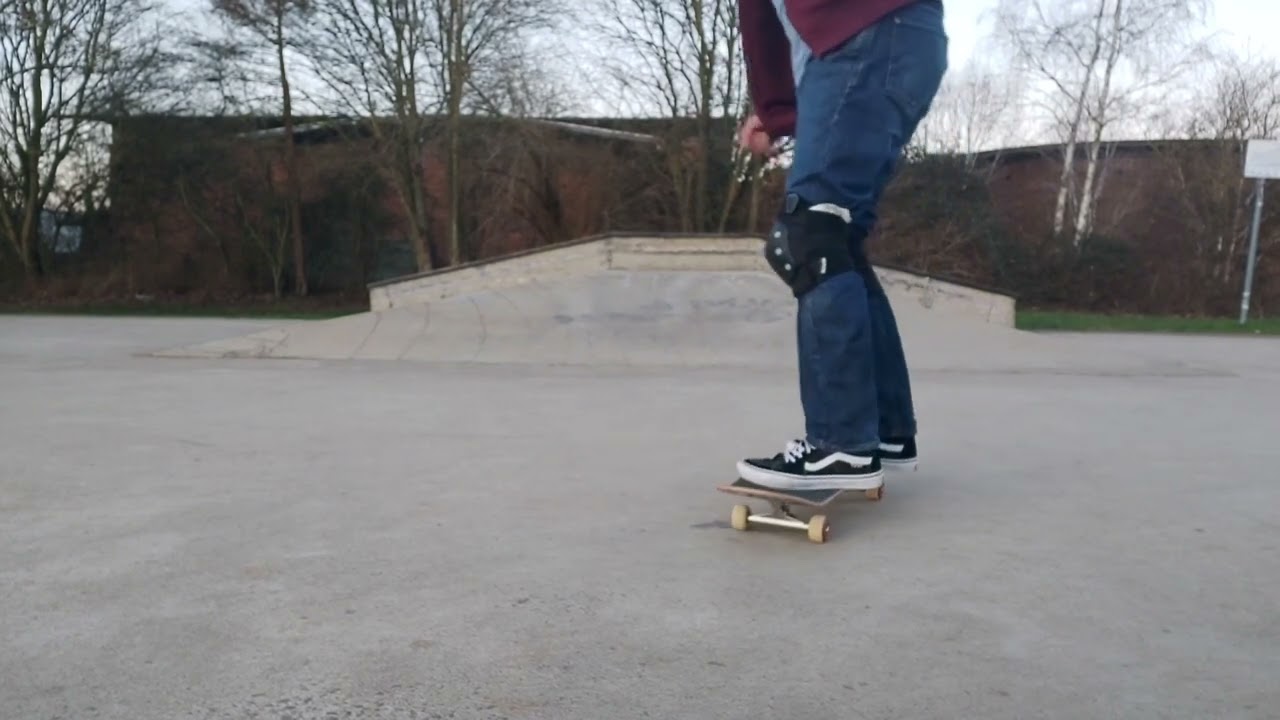 Trying out new stuff, still trying to get a moving ollie.