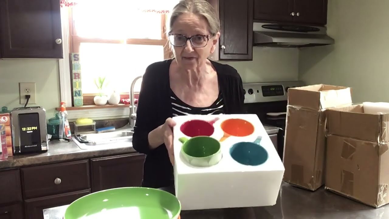 Review of a 16 piece dinnerware set from DOWAN