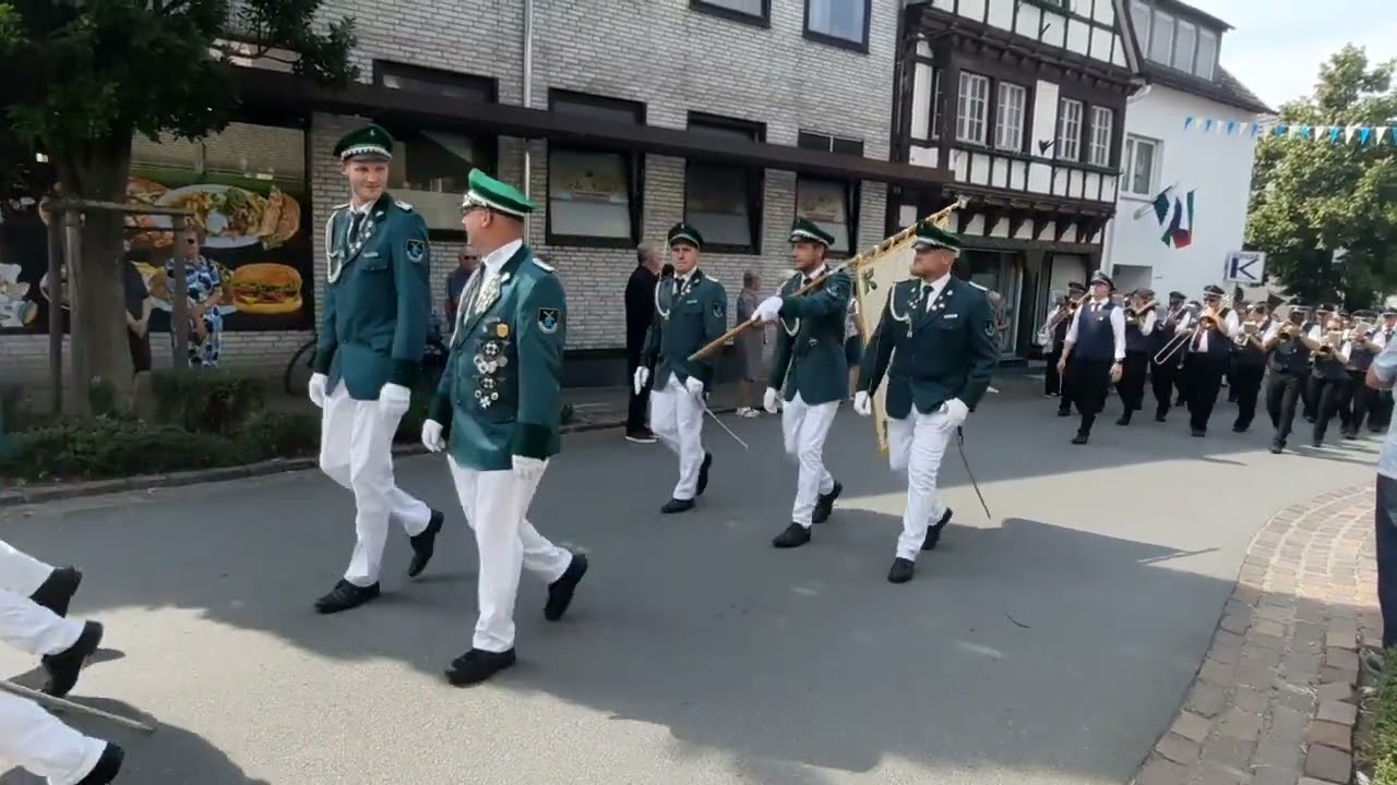 Männer Schützenfest in Erwitte. Festumzug am Sonntag 09.07.2023