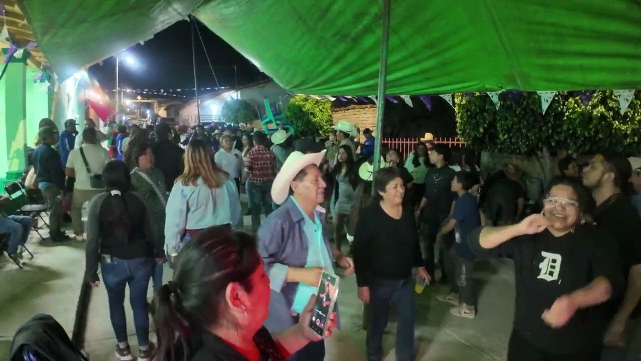 San Miguel Papalutla, Oaxaca. Segundo viernes de cuaresma. Baile en la cofradía Sábado por la noche.