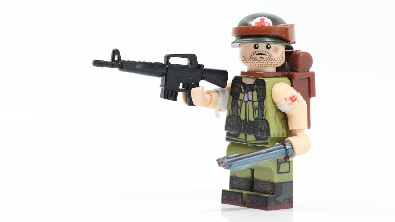5 Minute LEGO Minifigure Vietnam Grunt !