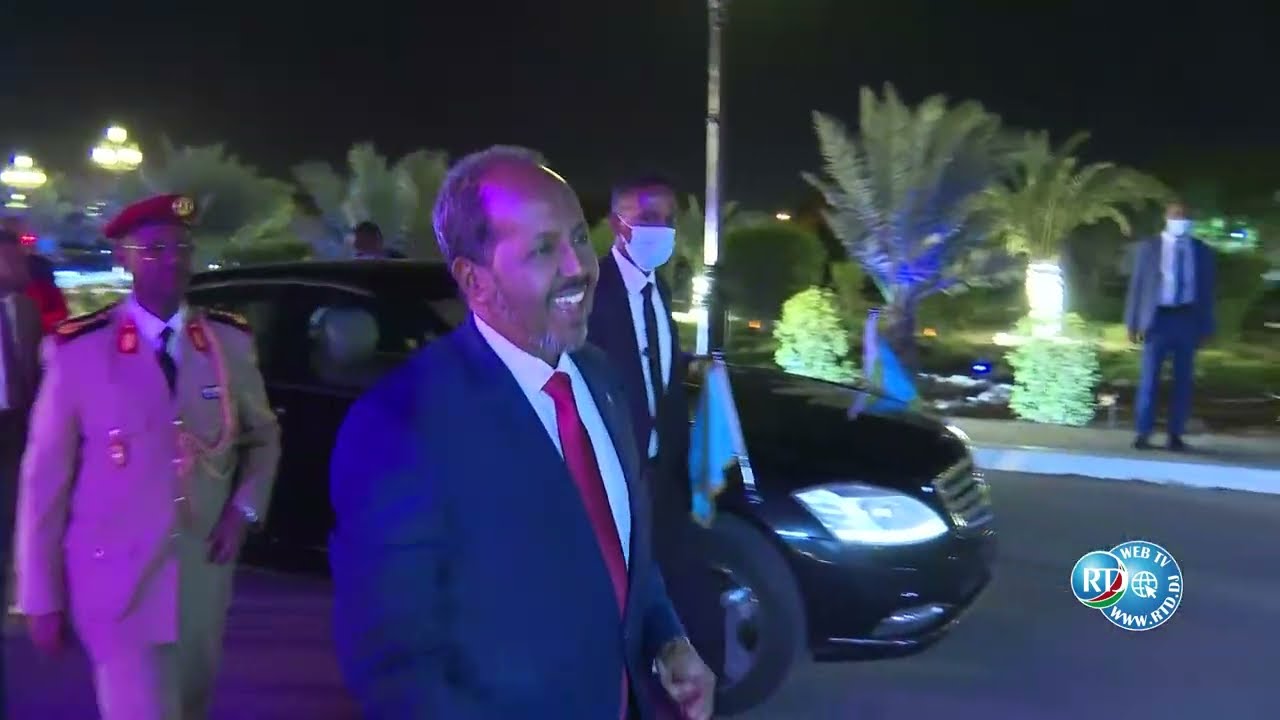 PRESIDENCE : DINER ET DECORATION DU PRESIDENT SOMALIEN