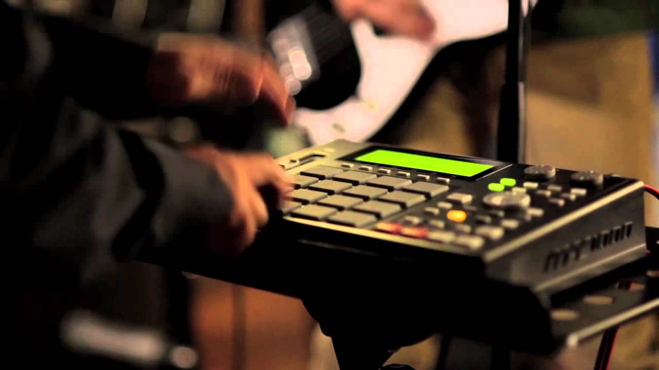 Jonathan Coulton w/ Phil Hernandez - Sticking It to Myself